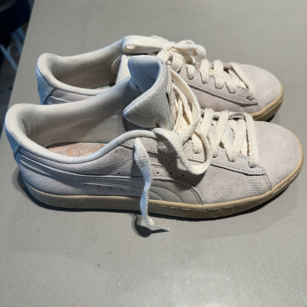 Women’s PUMA size 9